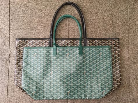 goyard tote pm vs gm|goyard bag price original.